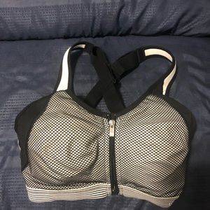 Victoria’s Secret (VSX) Maximum Support Sports Bra